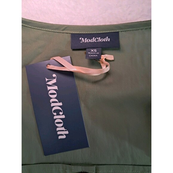 Modcloth Cottage Curation Square Neck Top Wood Buttons Tie Back Size XS NWT - Picture 4 of 10